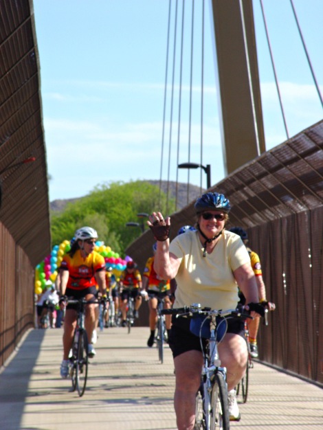 glendale-bike-ride-pedestrian-bridge